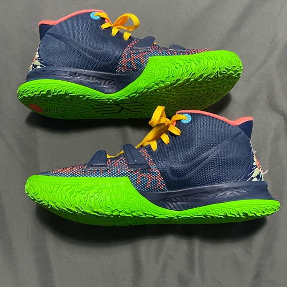 Kyrie 7 - Picture 4 of 6